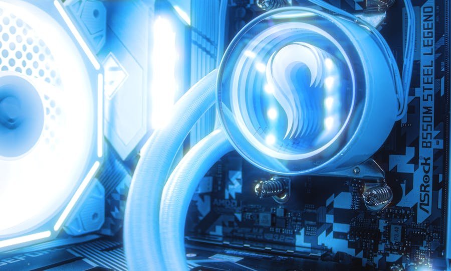Interior de PC gamer com iluminacao RGB